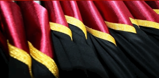 Avukat Cübbelerindeki Mesleki Sembol ve İfadeler